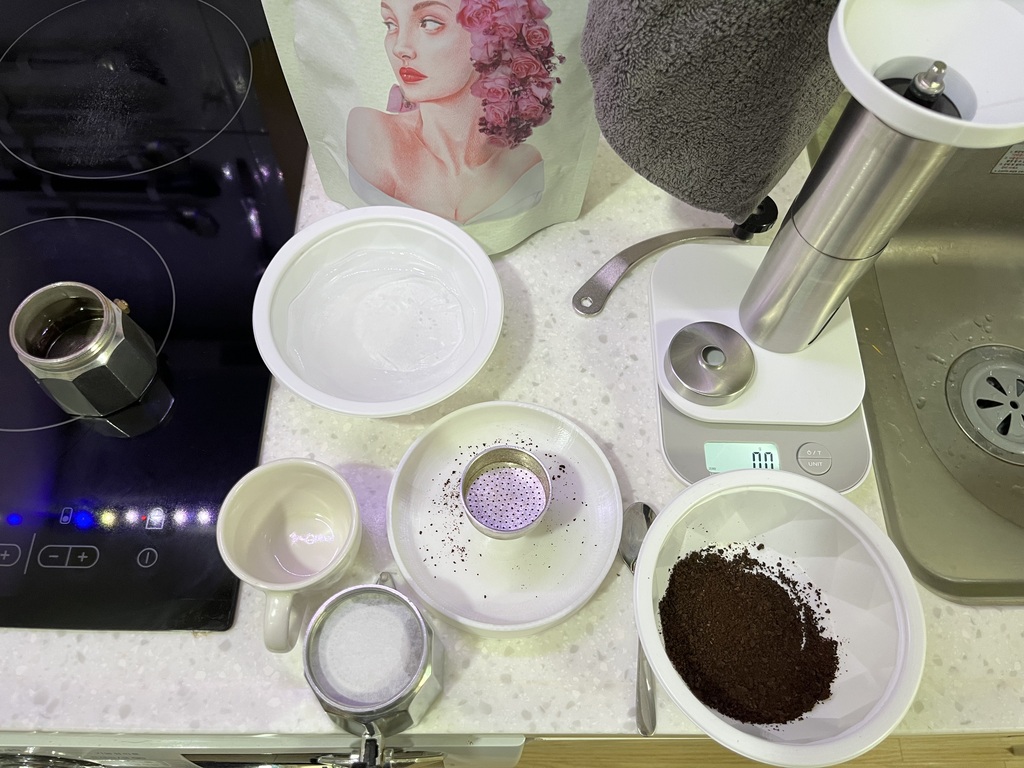 모카포트 추출 준비물들