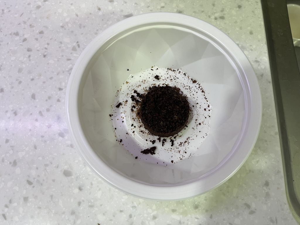 필터 바스켓에서 커피 분리